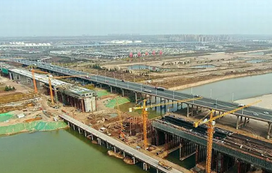 泾渭河特大桥使用舞阳钢厂高端桥梁钢板万余吨
